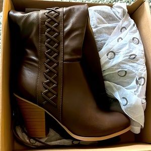 Journey collection footwear